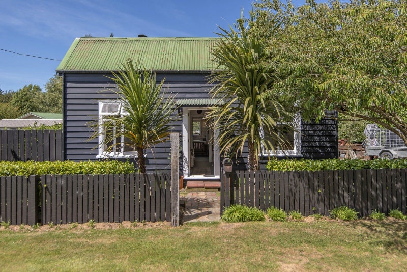 6 Railway Terrace, Coalgate - Carousel 20