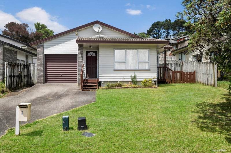 2/18 Barbados Drive, Unsworth Heights, Auckland - Carousel 1