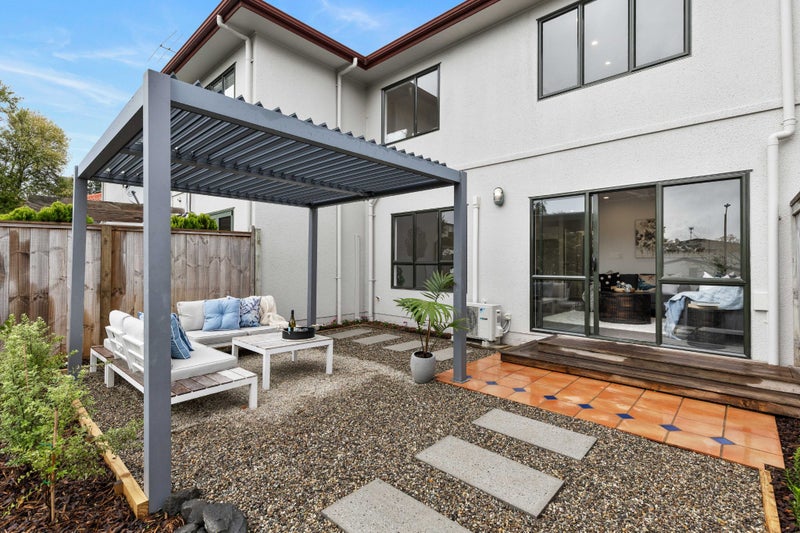 2/42 Fields Parade, Oteha, Auckland - Carousel 2