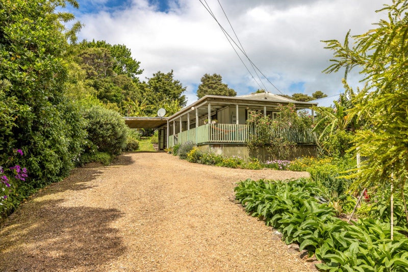 17 Crescent Road East, Ostend, Waiheke Island - Carousel 1
