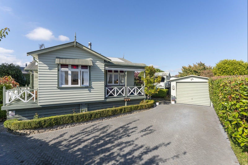2/10 Tamatea Road, Taupō - Carousel 1