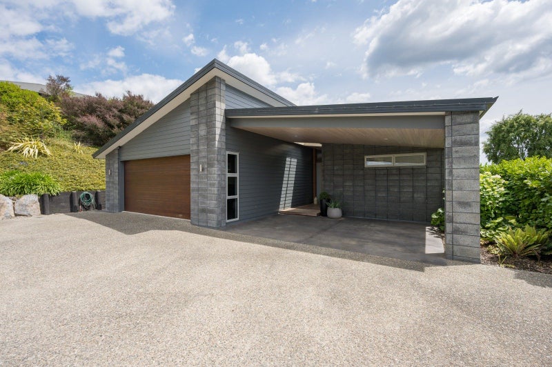 22 Fellbridge Rise, Wakefield, Wakefield - Carousel 2