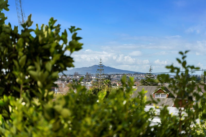 1/43 Raleigh Road, Northcote, Auckland - Carousel 2