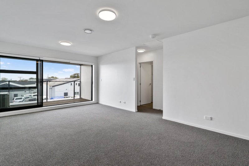 2H/4045 Great North Road, Glen Eden, Auckland - Carousel 2