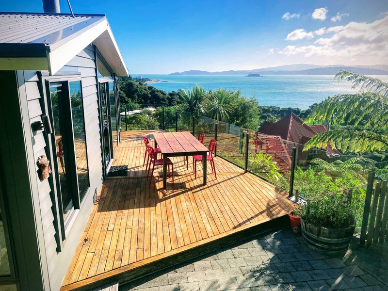 25 Kotari Road, Days Bay, Lower Hutt - Carousel 1