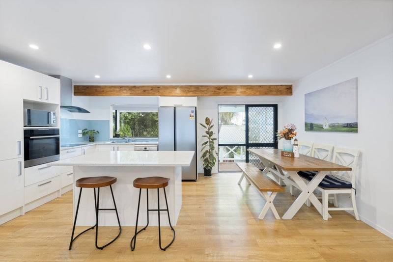 50 Rhinevale Close, Henderson, Auckland - Carousel 2