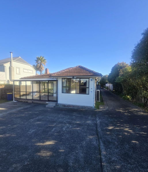9 Tatau Way, Te Atatu Peninsula, Waitakere City, Auckland - Carousel 1