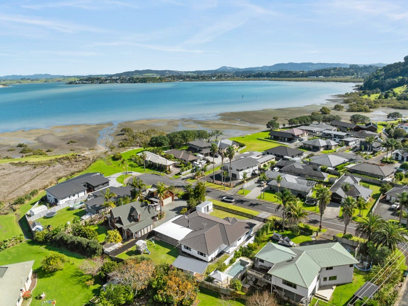 3 May Grove Lane, Whangarei - Carousel 30
