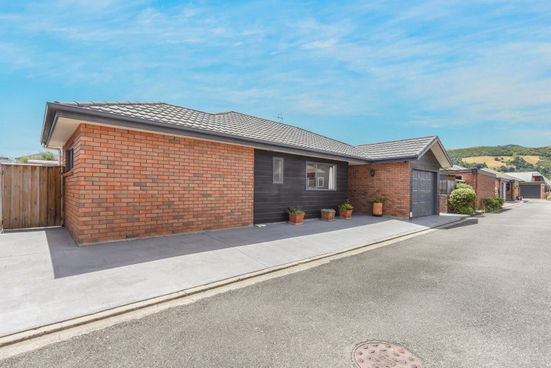 5 Highgrove Way, The Wood, Nelson - Carousel 2