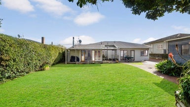 32 Miller Street, Point Chevalier, Auckland - Carousel 1