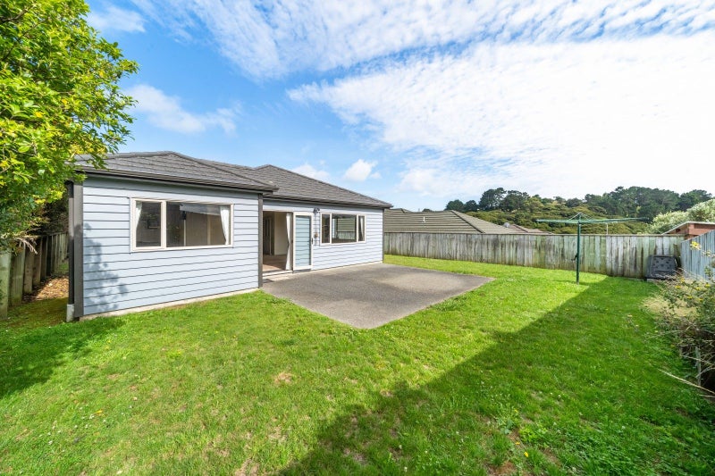 35 Staithes Drive North, Whitby, Porirua - Carousel 1