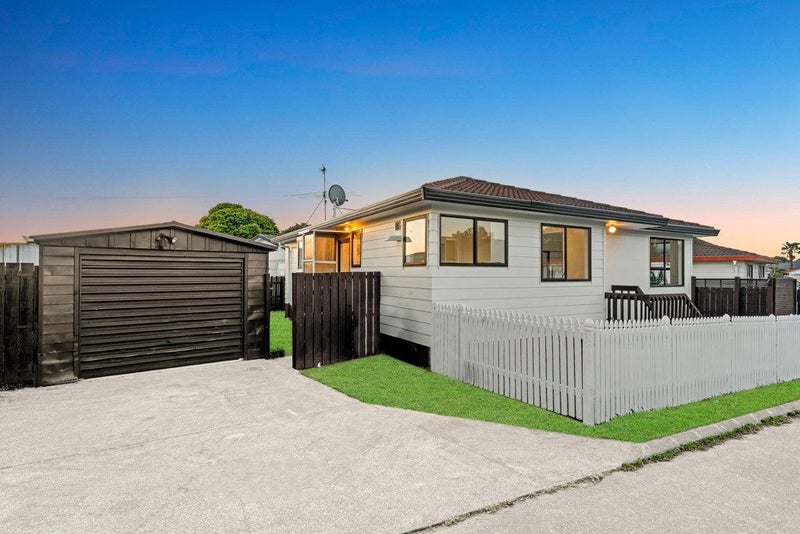 2/14 Etherton Drive, Weymouth, Auckland - Carousel 14