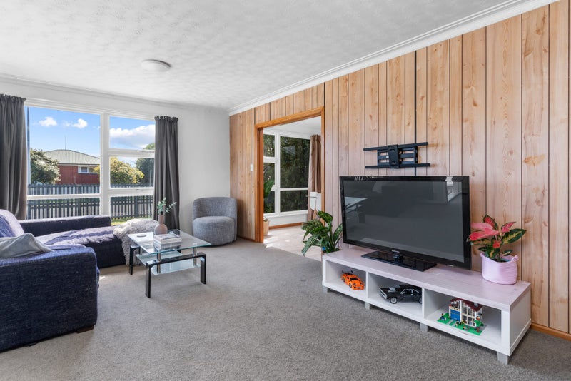 20 Kathleen Crescent, Hornby, Christchurch - Carousel 2
