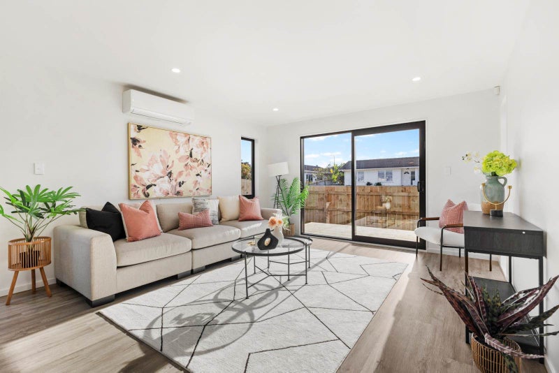 2 Desford Place, Mangere, Auckland - Carousel 2