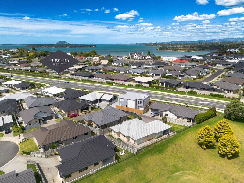 32 Richardson Road, Omokoroa - Carousel 18