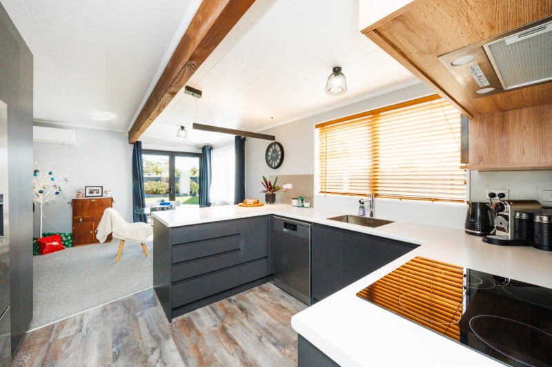 20 Cargill Grove, Kelvin Grove, Palmerston North - Carousel 2