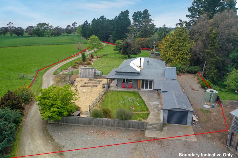 594 Blue Cliffs Road, St Andrews - Carousel 1