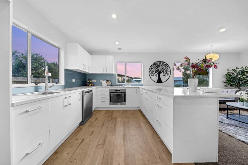 10 Ohira Place, Henderson, Auckland - Carousel 2