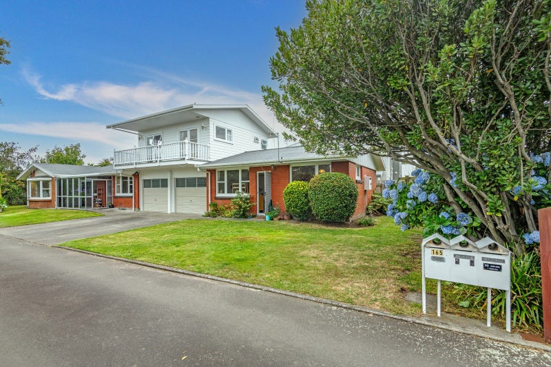 1/167 Albert Street, Hokowhitu, Palmerston North - Carousel 1