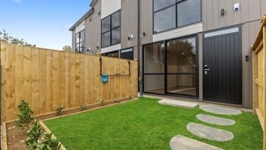 3 Albert Road, Kelston, Auckland - Carousel 1