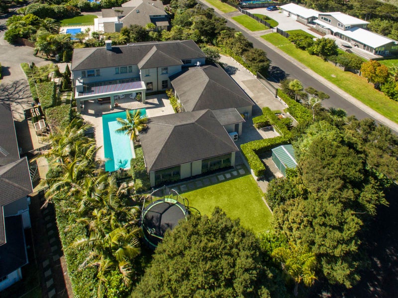 11 Thomas Hunter Lane, Greenhithe, Auckland - Carousel 1