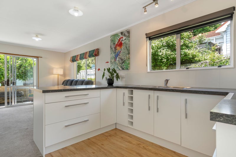 2/165 Tahunanui Drive, Tahunanui, Nelson - Carousel 2