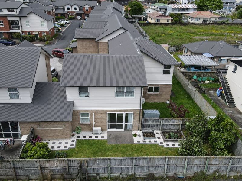 69 Chiefs Court, Hamilton East, Hamilton - Carousel 2