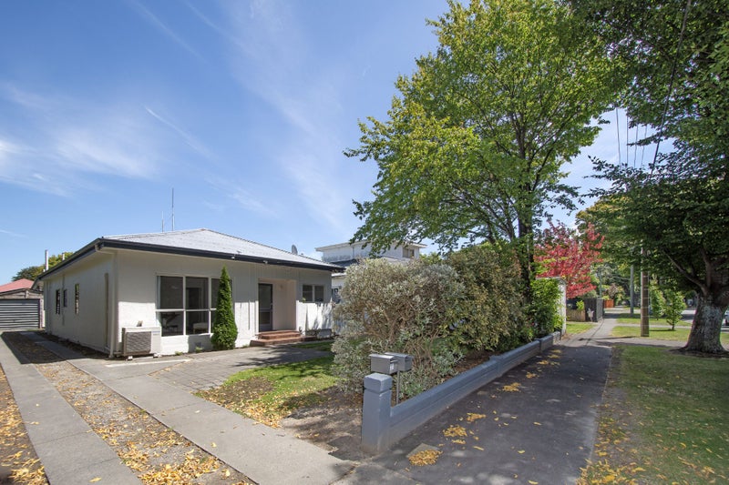 21 Severn Street, St Albans, Christchurch - Carousel 1