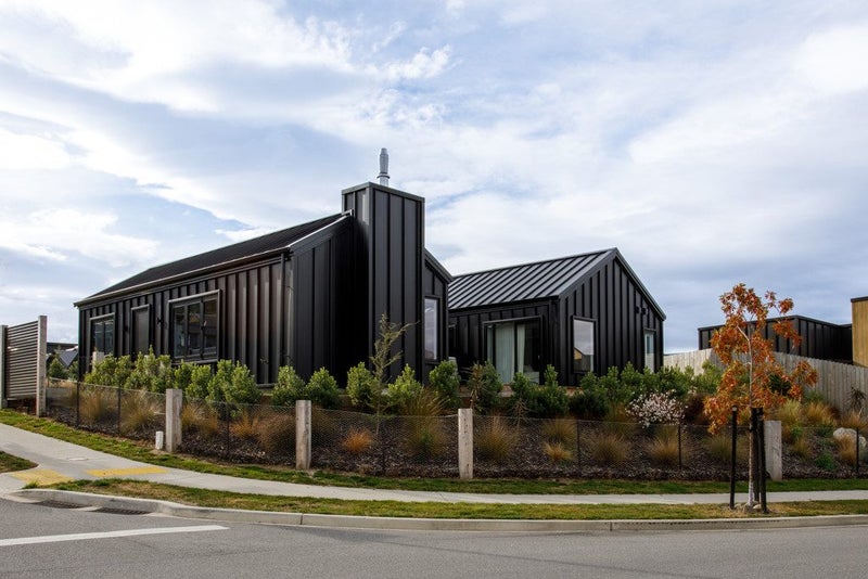 2 Fenton Avenue, Wanaka - Carousel 1