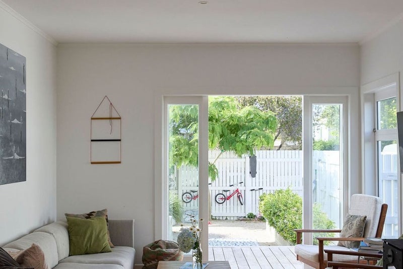 10 Boscawen Street, Point Chevalier, Auckland - Carousel 2