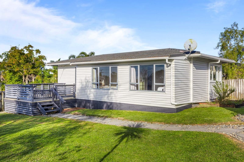 84 Glengarry Road, Glen Eden, Auckland - Carousel 1