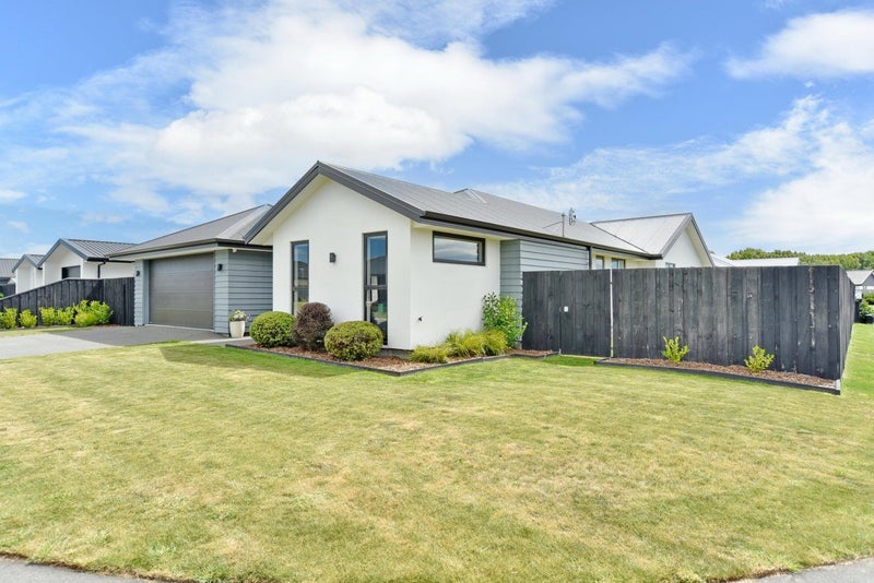 59 Oaks Drive, Lincoln, Lincoln - Carousel 26