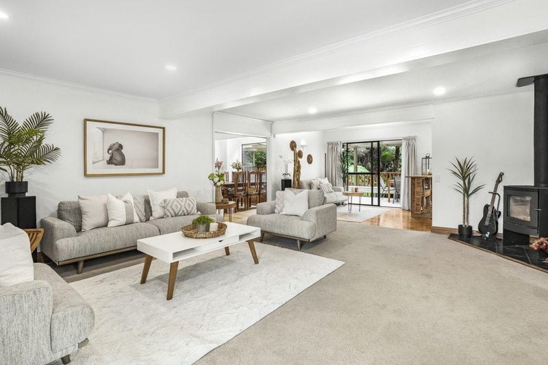 5 Lady Bell Grove, Lowry Bay, Lower Hutt - Carousel 1