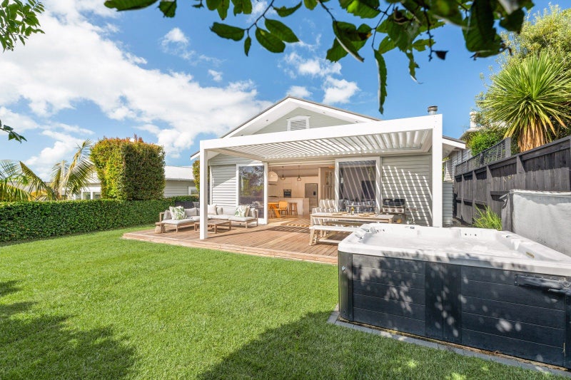 28 Warwick Avenue, Westmere, Auckland - Carousel 2