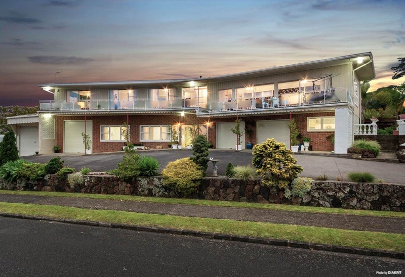 11 Gilliam Street, New Lynn, Auckland - Carousel 1
