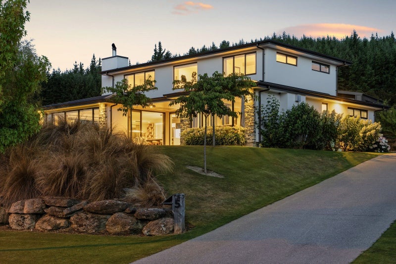 5 Clearview Street, Wanaka - Carousel 2