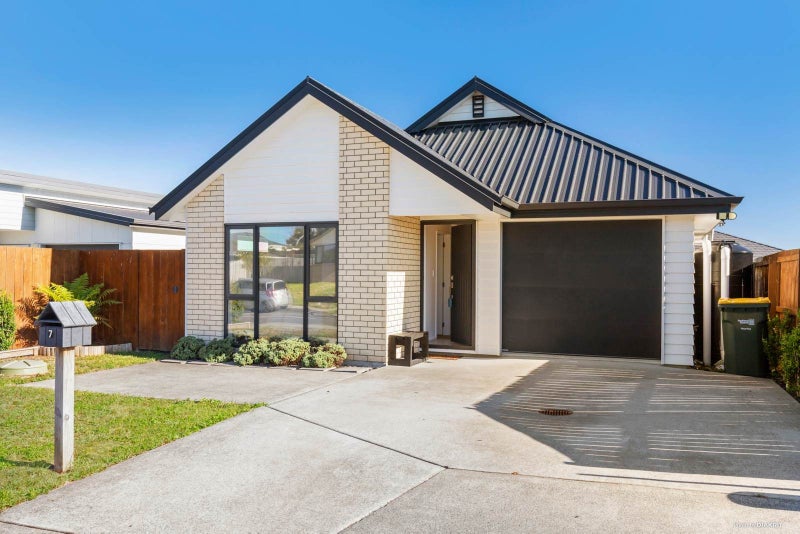 7 Opouatu AVE, Glenbrook, Glenbrook - Carousel 1