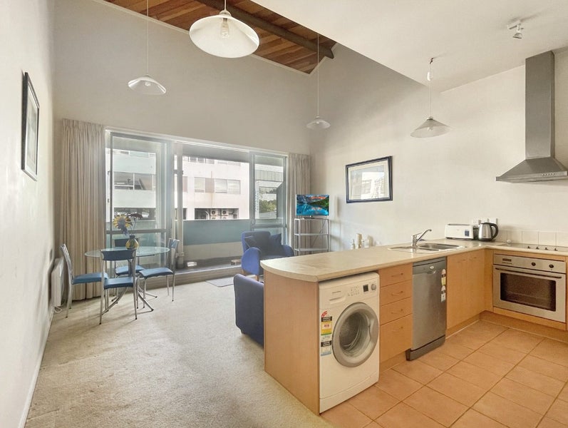 6/220 Thorndon Quay, Pipitea, Wellington - Carousel 1