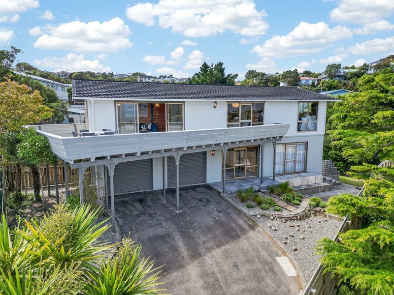 14 Laburnum Grove, Maungaraki, Lower Hutt - Carousel 1
