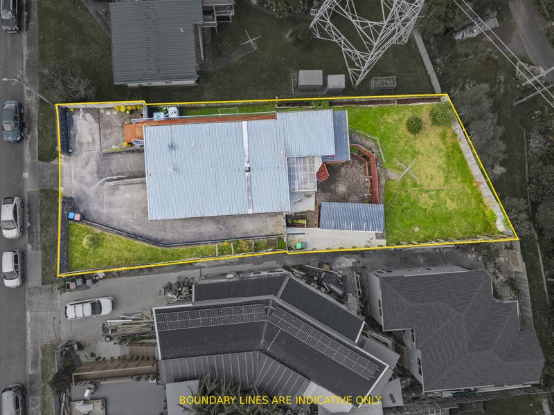 17 Hoskins Avenue, Hillsborough, Auckland - Carousel 17