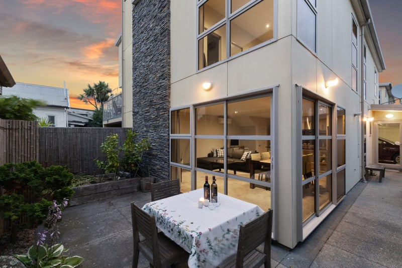4 Elderwood Lane, Edgeware, Christchurch - Carousel 1