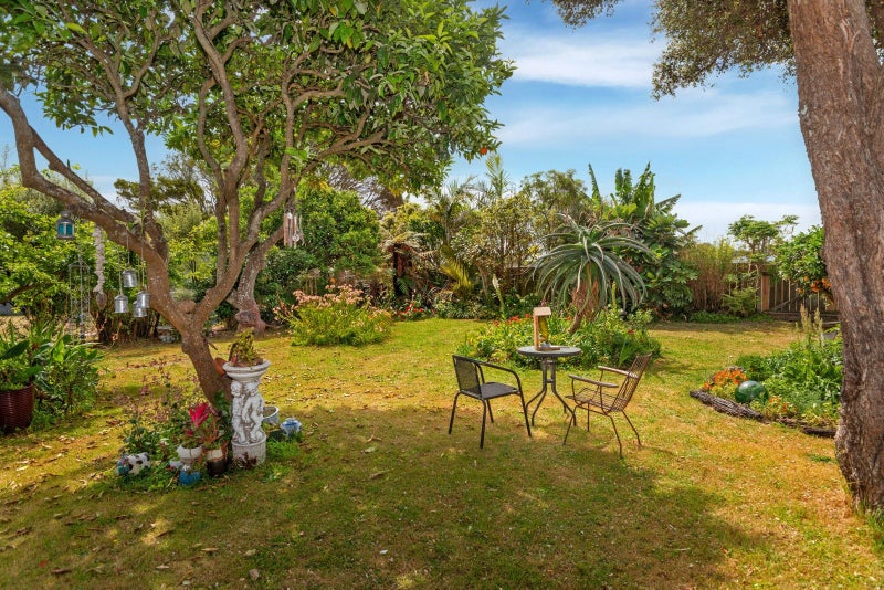 37 Anzac Street, Gisborne - Carousel 15