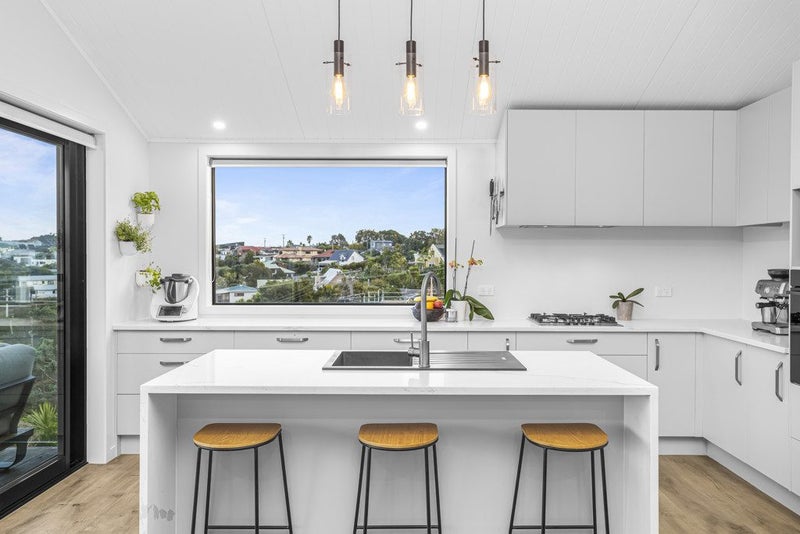 55A Ardern Avenue, Stanmore Bay, Whangaparaoa - Carousel 1