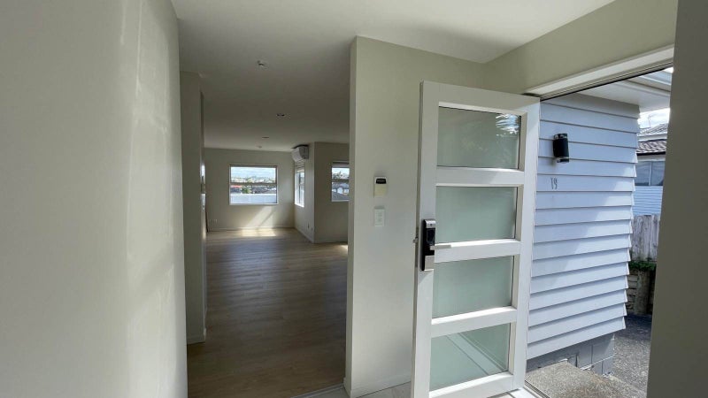 19 Rosedale Road, Pinehill, Auckland - Carousel 2