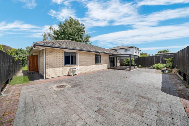 69A Awaroa Road, Sunnyvale, Auckland - Carousel 1
