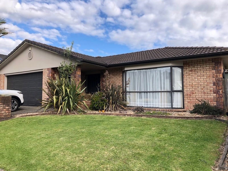 84 Gracechurch Drive, Flat Bush, Auckland - Carousel 1