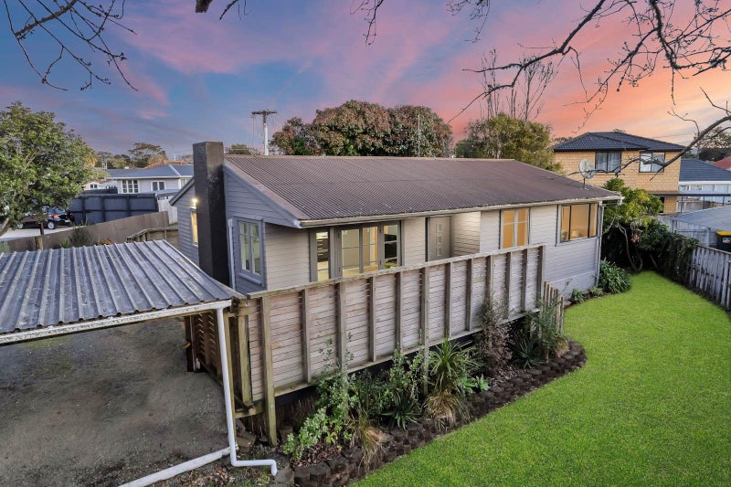34 Edwards Avenue, Henderson, Auckland - Carousel 1