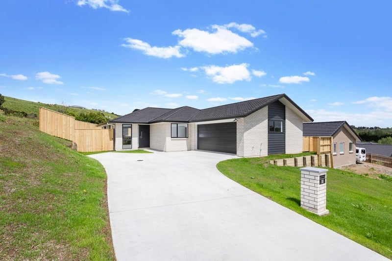 61 Leathem Crescent, Pokeno - Carousel 1