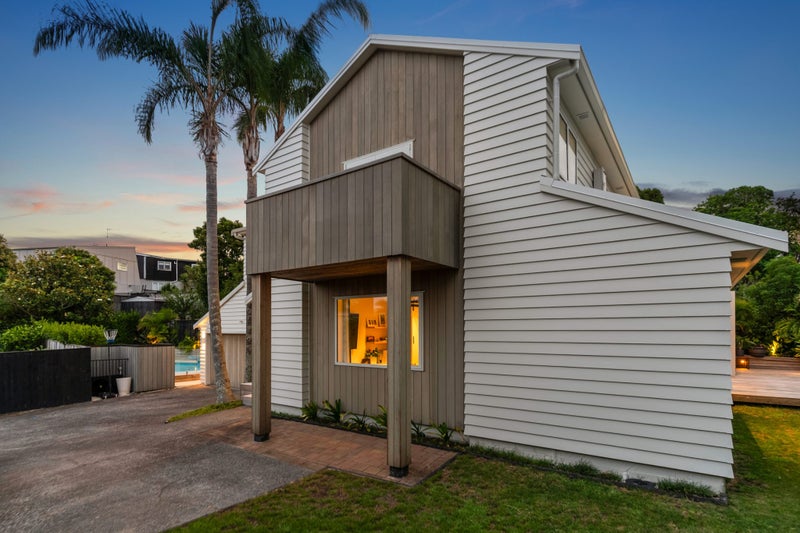 2/1 Gray Crescent, Torbay, Auckland - Carousel 23