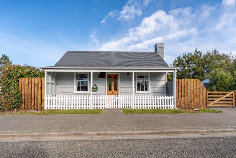136 Talbot Street, Geraldine - Carousel 1